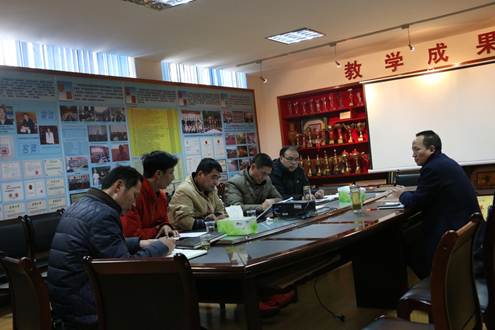 说明:E:\3-1-公司--信息工作\2-党建工作\2017年公司民主生活会\民主生活会照片\IMG_3643.JPG